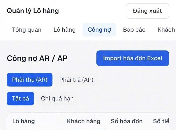 Màn hình điện thoại hiện mục công nợ, tách phải thu và phải trả, có nút nhập hoá đơn từ Excel
