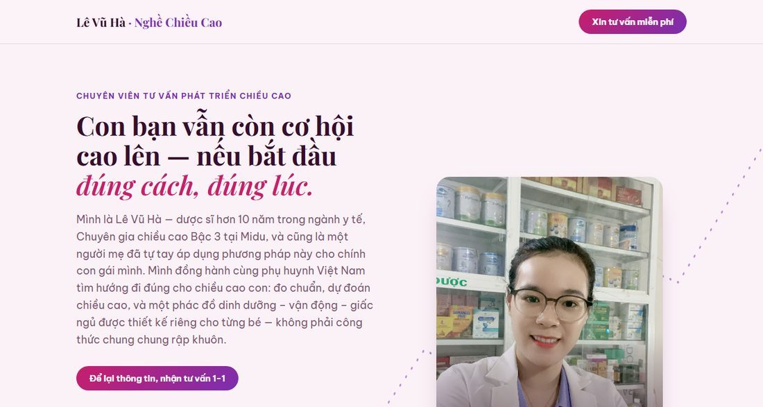 Ảnh chụp đầu trang tư vấn chiều cao của chị Lê Vũ Hà, nền hồng, ảnh chị mặc áo blouse trong nhà thuốc